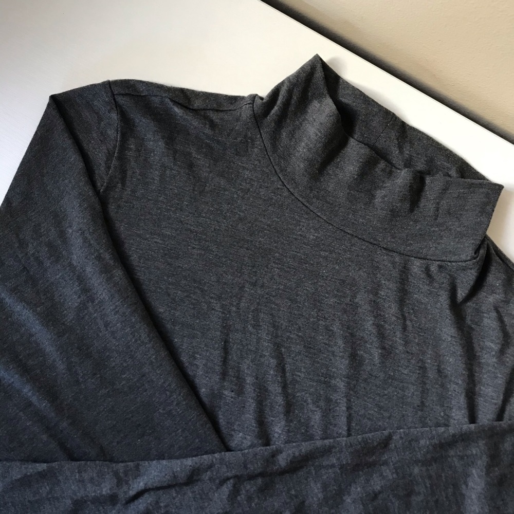 WILD FABLE GREY TURTLENECK